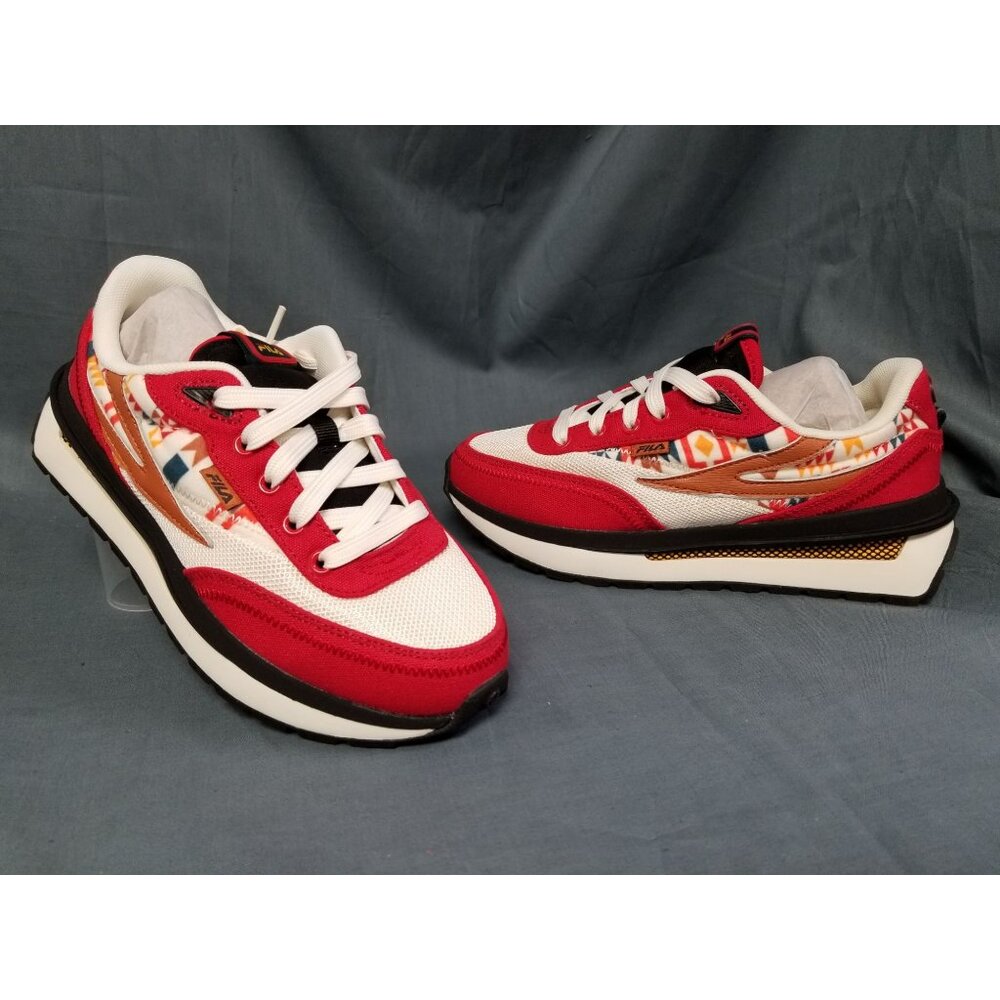 Fila Kids Renno Sneakers Red White Black Gum Size 2.5 NEW IN BOX!